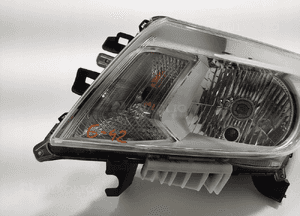 Lampa lewa przód przednia nissan navara iv D23 NP300 260604KJ2A 2015-2022 3