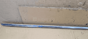 Listwa zgarniająca drzwi prawy przód chrom VW Passat B5 FL 3B0837478E 2