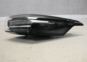Peugeot 308 iii T10 21- lampa prawy tył w błotnik prawa tylna oryginał 2