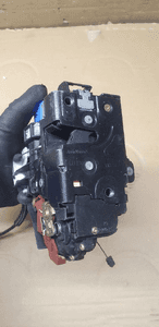 Zamek lewy przód przedni VW Skoda Seat 9 PIN 4