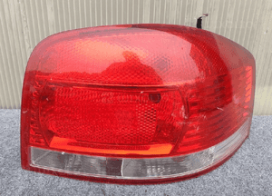 Audi A3 8P lampa tył tylna prawa oryginał wysyłka! 1