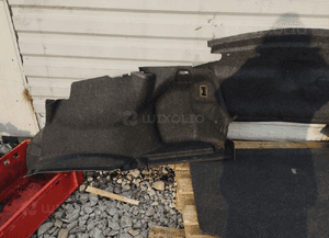Dodge charger wnetrze bagaznika 1