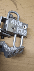 Zawias zawiasy drzwi prawy tył para Audi A4 B6 8E0833412 5