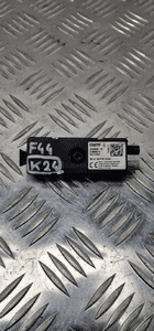 BMW F44 WZMACNIACZ ANTENOWY 8795939 2
