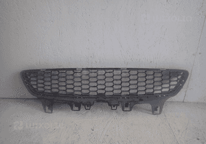 Kratka środkowa zderzaka przód bmw M3 M4 F80 F82 1