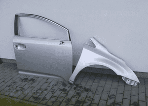 Toyota avensis T27 kombi drzwi tylne prawe 5