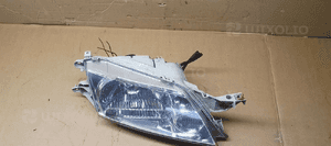 Lampa prawy przód przednia prawa Mazda Premacy 2