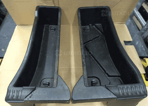 Toyota Yaris II  06-11 schowekl bagażnika prawy lewy 1