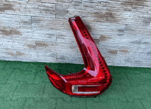 Lampa volvo XC40 31446790 1