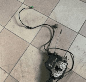 Mercedes CLS 219 E 211 zamek drzwi KEY LESS GO zamki prawy przód 6