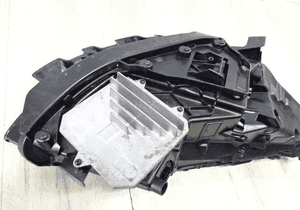 Tesla 3 lampa lewy przód full led 1077375-00-C 12