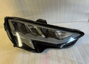 Audi A3 8Y full led lampa prawa 20- 1
