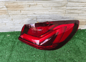 Lampa tył bmw 1 F40 5A55FB8 1