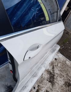 Drzwi prawy przod bmw F10 kompletne F11 7