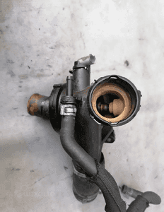 Obudowa termostatu Mercedes W204 W212 2.2cdi 6512002600 1