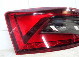 Skoda superb 3 lift sedan lampa led lewa tylna tył 3V5945207B 4