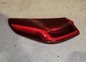 KIA XCEED lift 22R LAMPA LEWA TYLNA 92401-J7350 1