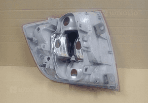 Lampa prawa tylna prawy tył skoda rapid 5JH liftback 2012- 2