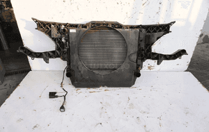 Pas przedni chłodnice mercedes vito W639 2 ii fl 2.2 113 cdi 2
