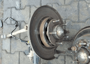 Chrysler 300M zwrotnica piasta tyl prawa 1