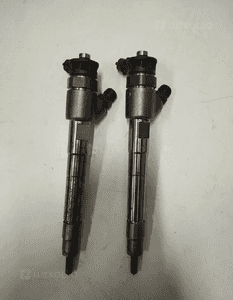 Wtryskiwacze Bosch  0986435262 MASERATI  2 szt 3