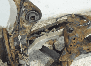 Nissan qashqai i J10 lift 1.5 dci zawieszenie belka tył 9