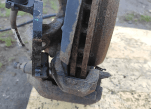 MERCEDES W251 ZWROTNICA PIASTA TARCZA ZACISK PRAWY LEWY TYŁ ORYG 14