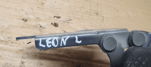 Zawias maski lewy przód Seat Leon II 1P0823301 6