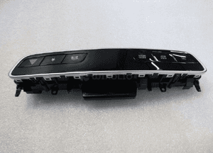 Mercedes W213 panel sterowania radiem nawigacją 3