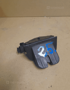 Zamek klapy bagażnika audi tt 8J 8P4827505C 1