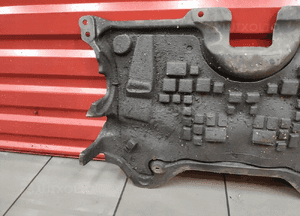 Mercedes c-klasa W204 lift osłona dolna silnika pod silnik oryg 4