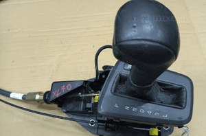 Volvo S60 S80 V70 XC70  2.4 2.4 D T 03 r. lewarek wybierak linki biegów automat P08636189 3