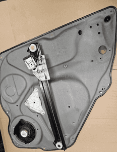 Mercedes W169 A podnośnik szyby tył tylny lewy prawy 2