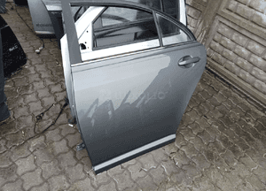 drzwi lewe tył avensis t 25 hb