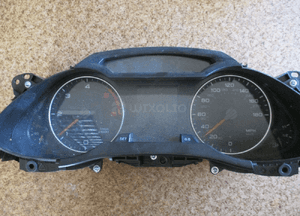 Licznik zegary audi A4 B8 2.0 tdi 8K0920981D uk 1
