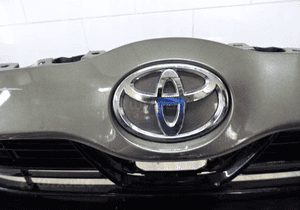 Toyota yaris iv 4 zderzak przód przedni 3
