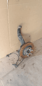 Zwrotnica prawy przód przednia prawa Mazda 6 II 2.2 D 2