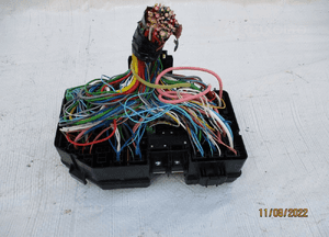 SKRZYNKA BEZPIECZNIKÓW HONDA CR IV T1T E010 E0 2