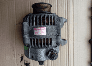 Jeep Cherokee 2.8 CRD alternator 1