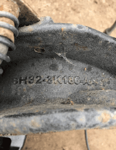 Zwrotnica tarcza zacisk przedni lewy 8H32-3K186 Range Rover Sport L320 Lift 2