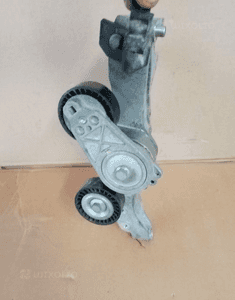 Podstawa lapa napinacz rolki Fiat 500 0.9 0.9t 55225533 2