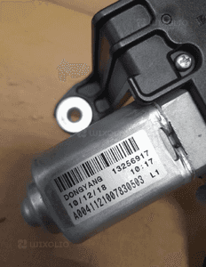 SILNICZEK WYCIERACZKI TYLNEJ OPEL ASTRA J nr 13256917 2