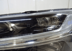 Volvo XC40 2018 LEWA strona Lampa przednia przód LLU 31655635 7