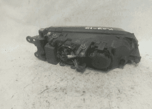 Przod przednia lampa lewa mazda 626 2