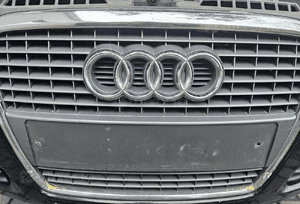 Audi A3 8P lift zderzak przód przedni grill  LY9B 3