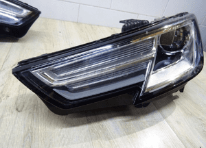 Audi A4 B9 reflektor bixenon lewa 8W0941043 2