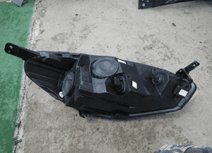 Fiesta MK8 lampa przednia lewa 2