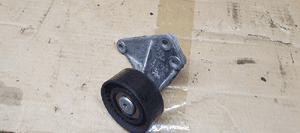 Łapa mocowanie rolki rolka paska VW Touareg 7L 3.0 TDI 059145174A 2