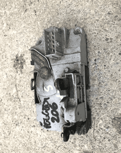 Zamek drzwi prawy przód Peugeot 206 1