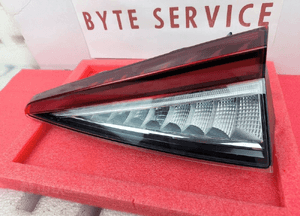 Skoda Enyaq IV LAMPA KLAPY PRAWA TYŁ LED 5LG945308C 2
